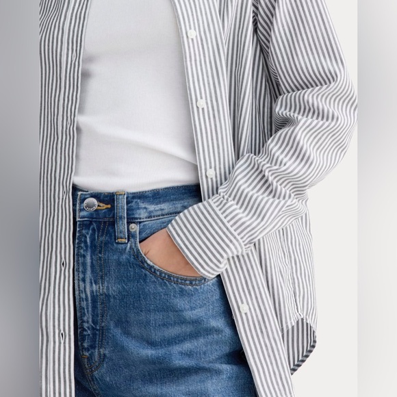 🕜 Everlane | The Must-Have Shirt In Silky Cotton | White/Gray Striped | 14 - Picture 3 of 11